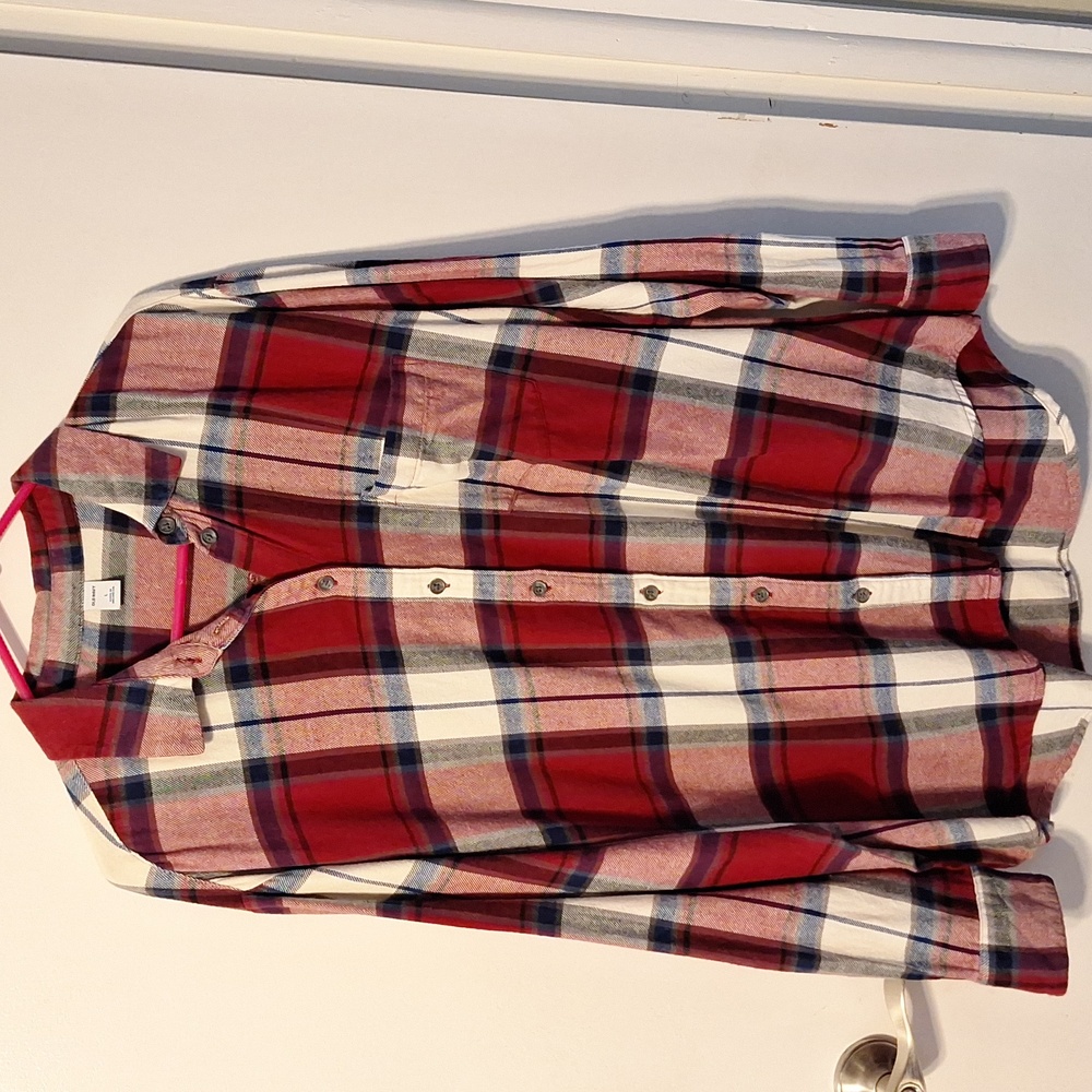 Women's old navy button down plaid shirt. Size L